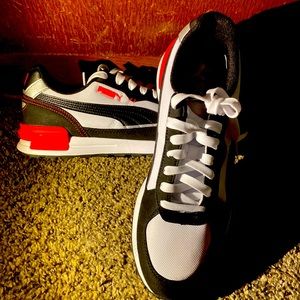 NWOT Puma men’s 9.5